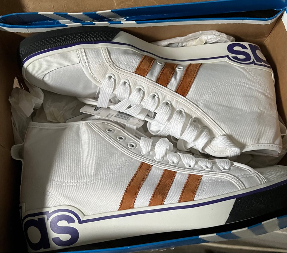 Sneakers, Adidas , str. 46