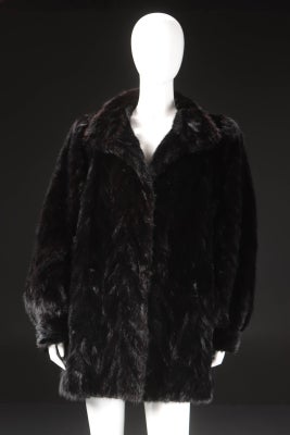Pels, str. One size, .,  Sort,  Mink,  God men brugt, Velholdt sort mink jakke.
Brystmål 125 cm.
Læn