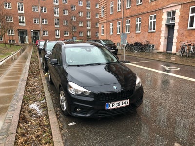 BMW 218d, 2,0 Active Tourer Advantage, Diesel, 2015, km 155000, sort, nysynet, 5-dørs, Fin bil med l