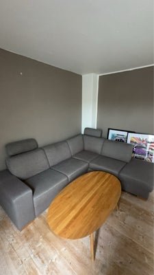 Hjørnesofa, andet materiale, 5 pers. , Andet, Sælger denne sofa og sofabord, da jeg står midt i en f