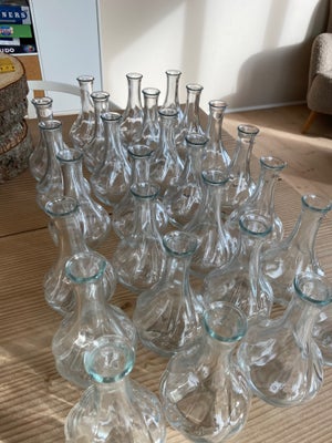Vaser, 28 små vaser