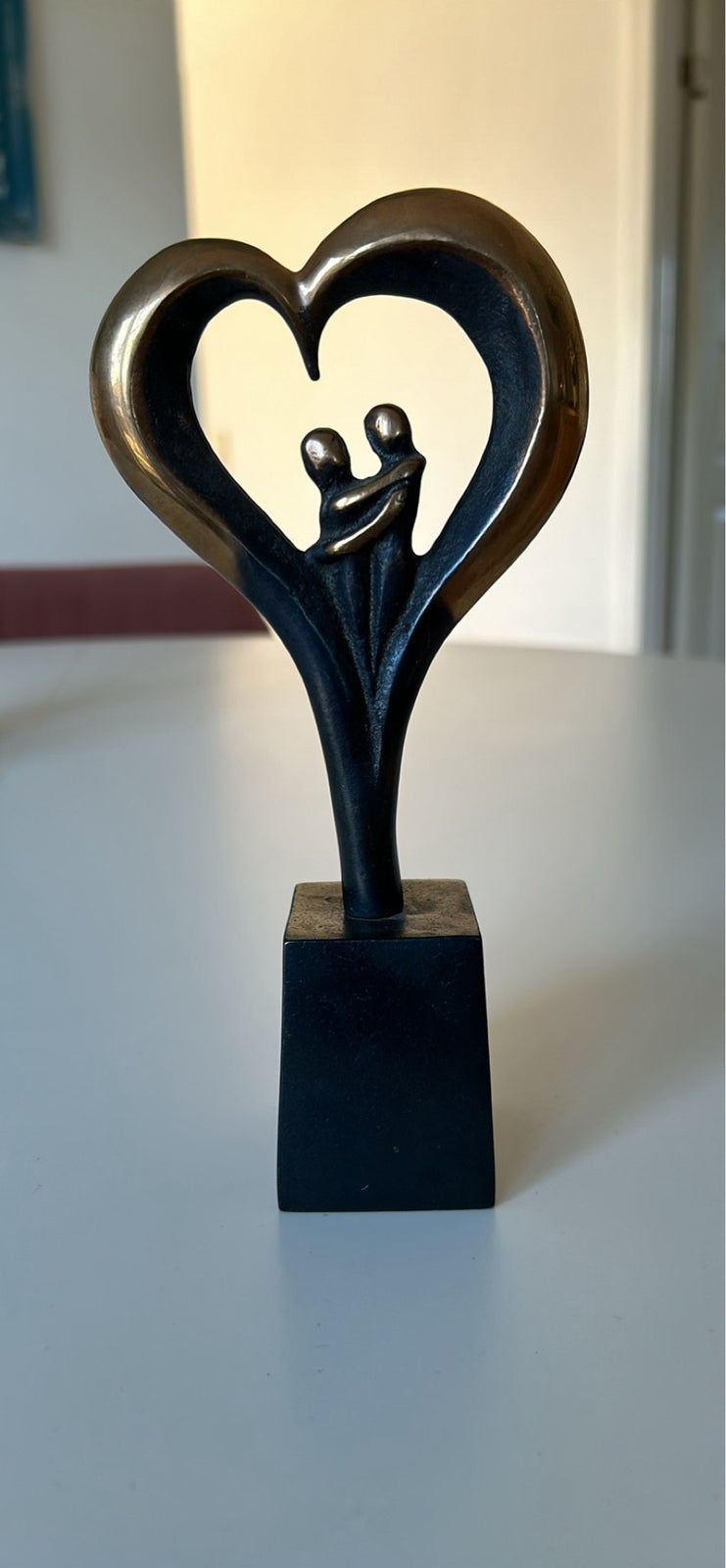 Kærlighedsfigur i bronze, Nina Sampson