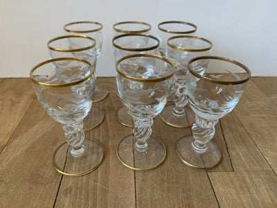 Glas, Snapseglas, Måge, Pris pr stk
Mågeglas med guldkant. 
Snapseglas. 