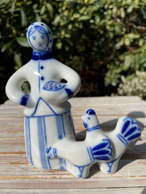 Gammel USSR figur, Made in USSR, Fin gammel porcelænsfigur fra tidl. USSR. Med underglasur i hvid og
