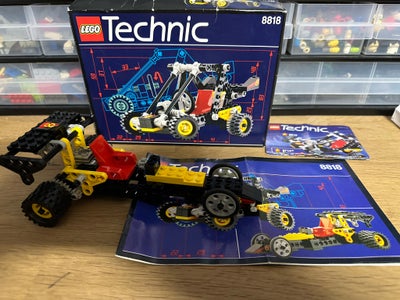 Lego Technic, 8818, Med æske, vejledning og brochure. 

Der er kun klodser til b-modellen og klister