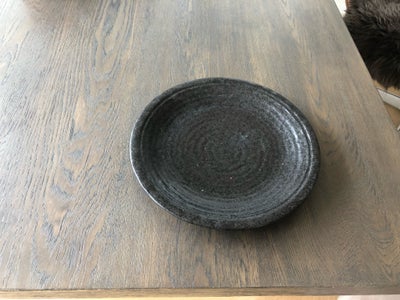 Keramik, Frugtfad, Dia 28
Passer lige til køkkenbordet 