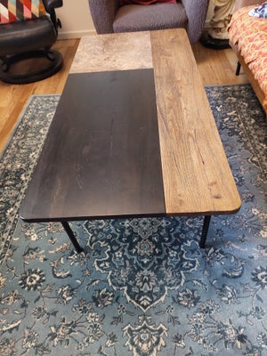 Sofabord, Bolia, egetræ, b: 60 l: 125 h: 43, Marmor, eg, moseeg? , metal bord i rå, rustik Newyorker