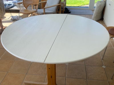 Spisebord, Massiv eg, b: 130, Rundt kvalitetsbord i massiv eg hvidmalet. Kan foldes til 1/2 størrels
