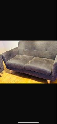 Sofa, Brugt - god stand ingen pletter. 

3 personers sofaen måler 86 cm i højden, 86 cm i dybden og 