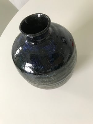 Louise Egedal unika vase, Unika keramik vase fra Louise Egedal.
Ny.
Ubrugt.
Kan sagtens sendes sikke
