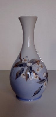 Porcelæn, Vase, Royal Copenhagen vase, 21 cm
Fejler intet.