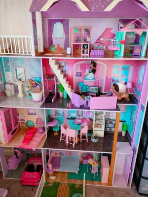 Dukkehus, Barbiehus, Kæmpe Barbiehus med møbler og lidt dukker. Super kvalitet. Mål B 120 * H 166 * 