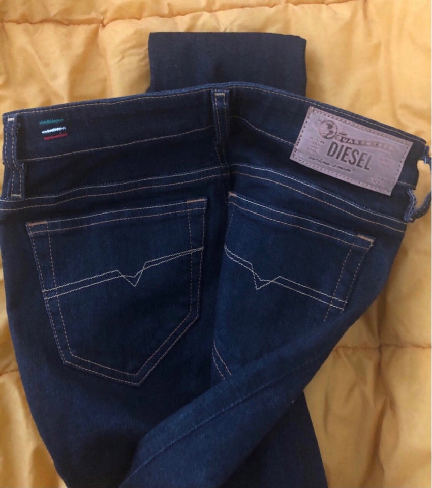 Jeans, Diesel, str. 25