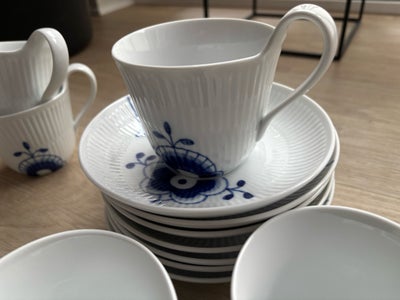 Porcelæn, Højhankskopper med underkopper, Royal  Copenhagen, Skønne kopper med underkopper fra Royal