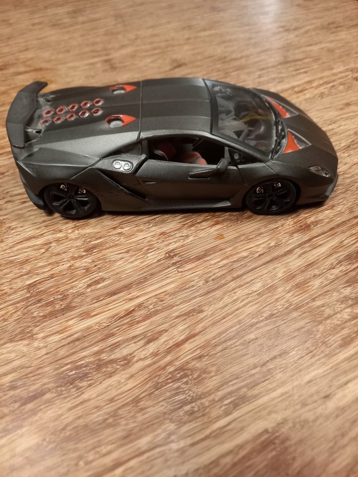 Modelbil, CENTROSTILE Lamborghini Sesti Elemento, skala