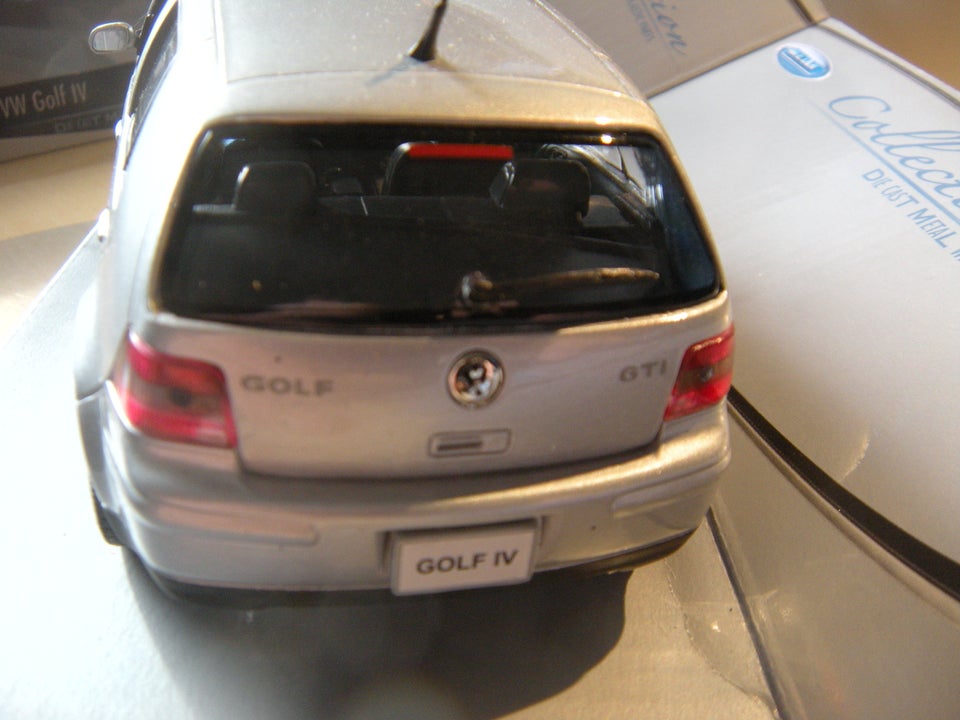 Modelbil, WELLY Golf IV, skala 1.24