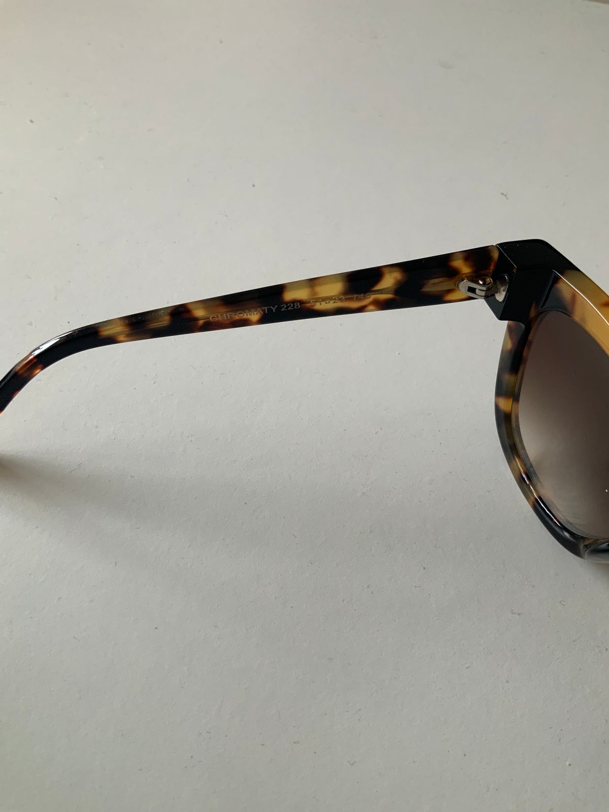 Solbriller dame, Thierry Lasry