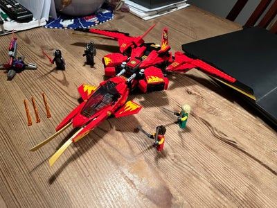 Lego Ninjago, 71705, Lego ninjago legacy rebooted. Kai fighter. Fra 2020. Udgået model Fremstår / de