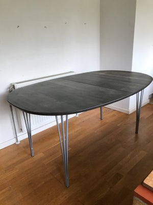 Spisebord, Spisebord fra Haslev Møbelsnedkeri.

1 tillægsplade 48 cm.

Bordet har brugsspor.

L 160 
