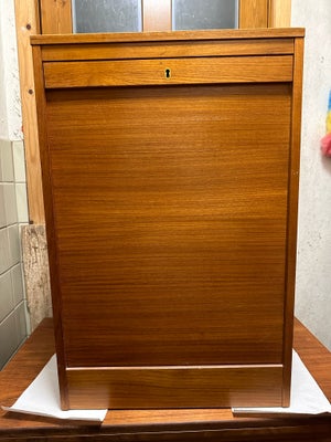 Arkivskab, Teak retro, b: 48 d: 38 h: 76, Arkivskab/kommode teak fineret, med jalousilåge, 3 skuffer