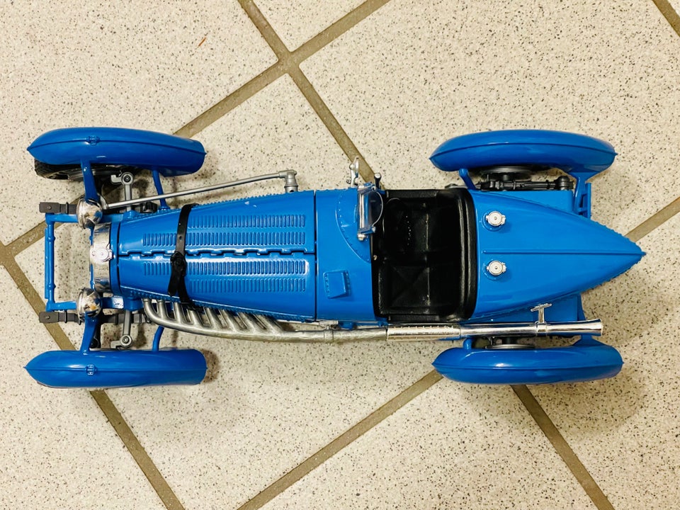 Modelbil, Burago Bugatti type 59, skala 1:18