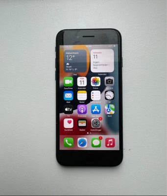 iPhone 7, 32 GB, God, phone 7 i sort med 32gb i super god stand og alt virker som den skal batterika