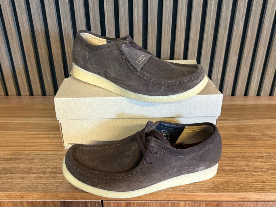 Andet, Clarks Wallabee, str. 45