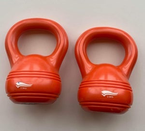 Kettlebell, 2 stk kettleballs, Sælger de her 2 orange kettleballs i hård plast, som hver især vejer 