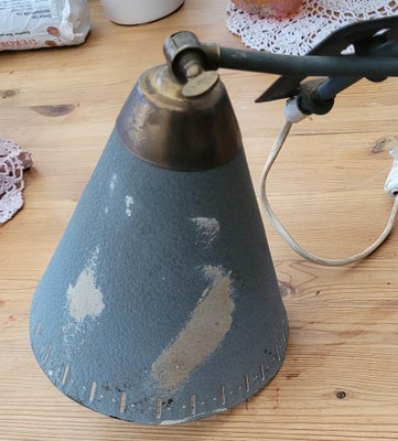 Væglampe, Industri lampe, Væglampe, Tin & Messing

Industrilampe, messing og tin, original stand, 19