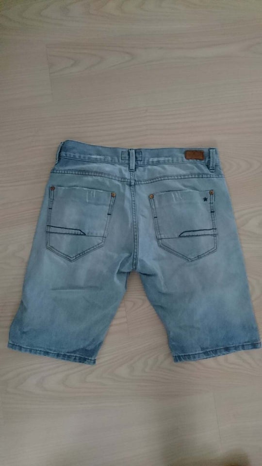 Shorts, Shine, str. 32