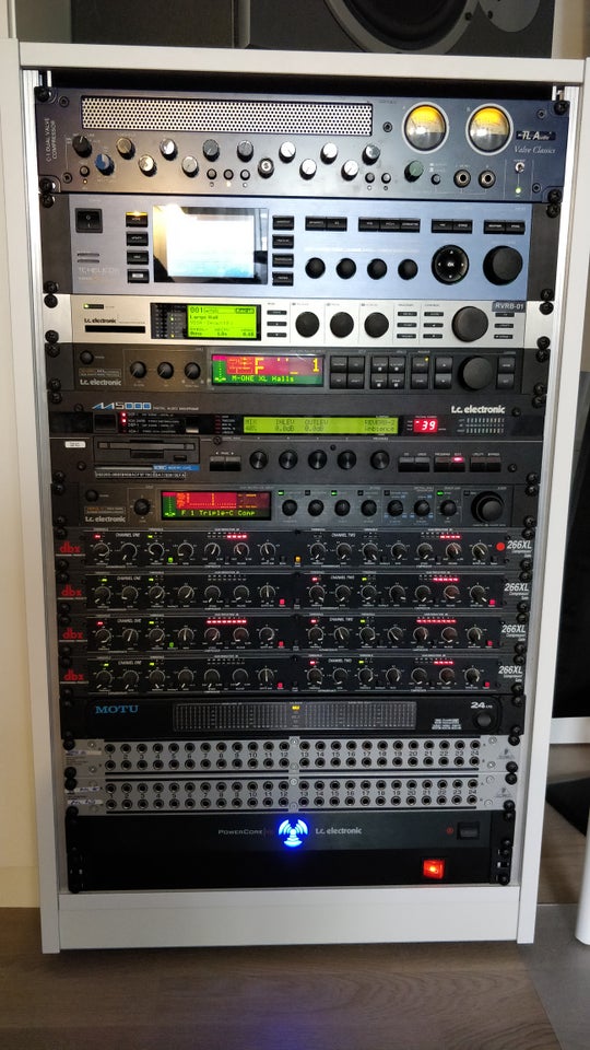 Studio Rack 18U, Thon - dba.dk - Køb og Salg af Nyt og Brugt