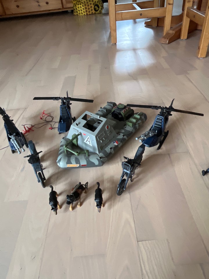 Andre samleobjekter, SHAP MEI 36 FIGURER + 3 HELIKOPTERE +