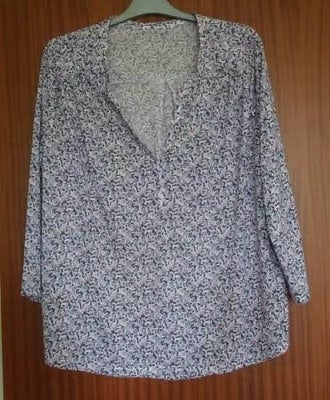 Bluse, Ukendt , str. 46, Næsten som ny, Sød bluse,husker ikke mærke ,tror fra H&M
Brystmål-120 cm- s