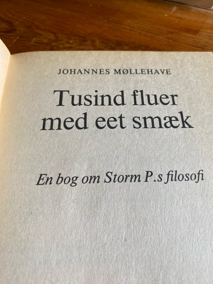 1000fluer med et smæk, Johannes Møllehave, genre: humor