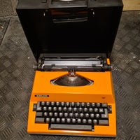 Skrivemaskine, Adler