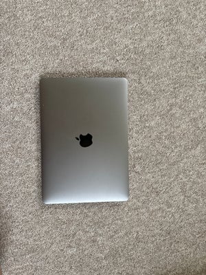 MacBook, A1534, Core i5 GHz, 8 GB ram, 500 GB harddisk, God, MacBook 2017.
MacOS Monterey
Jeg salger
