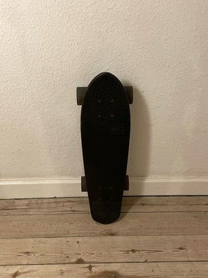 Skateboard, Globe, Pennyboard i flot stand. Hentes på Nørrebro

