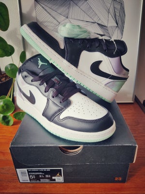 Sneakers, str. 38, Jordan,  Ubrugt, Air Jordan 1 Low Tie Dye 

Stand: 10/10 (DS)
Har aldrig rørt en 
