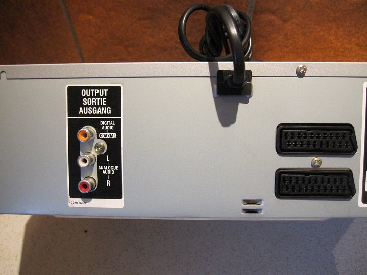 VHS videomaskine, Akai, DV-V606N (Incl. fjernbetjening)