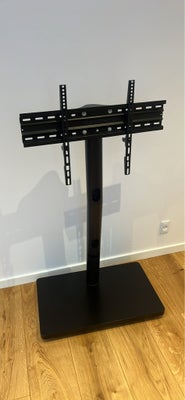 TV stand med hjul, God, TV stand på hjul til TV op til 65”. 

Giver mulighed for at kunne rykke rund