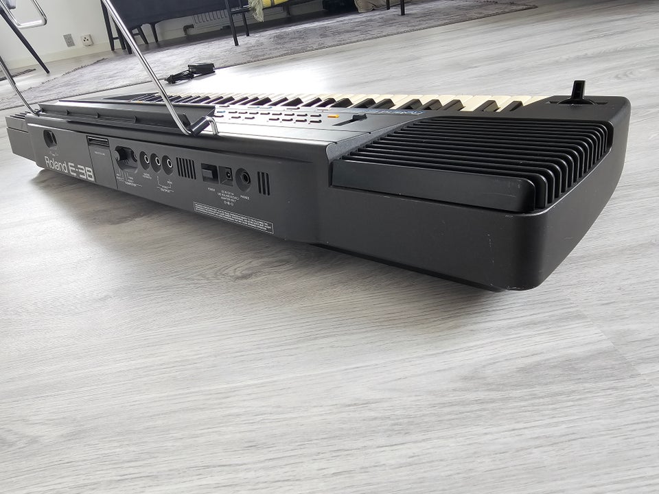 Keyboard, Roland E-38