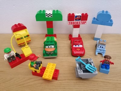Lego Duplo,  Disney Cars biler samt forskellige klodser og figurer
Sælges som vist på billedet
