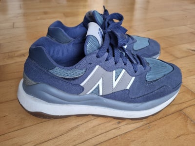 Sneakers, str. 38, New Balance,  Blå,  Ruskind,  Næsten som ny, New Balance model 5740.

Brugt få ga