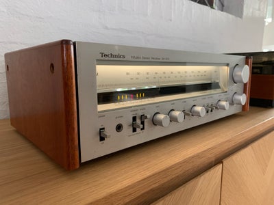 Receiver, Technics, SA-303, 40 W, God, Technics SA-303 forstærker med indbygget FM stereoradio. Lækk