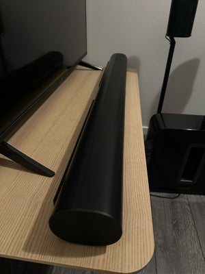 Højttaler,  SONOS, Sonos arc 
Super god til at løfte lyd niveauet markant på tv'et 
Spiller super go