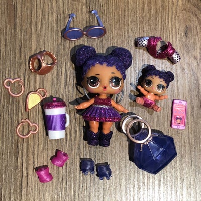 Andet, LOL ultra rare, LOL Surprise
Purple Queen med lillesøster og en masse accessories

Begge figu