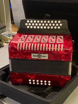 Diatonisk harmonika, andet mærke, Diatonic Button Accordion fra Gear4music er et fremragende instrum