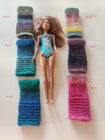 Dukketøj, Hjemmestrikkede Barbie kjoler. Flere farver
