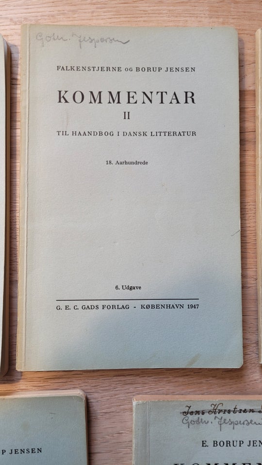Kommentar til Håndbog i Dansk Litteratur, 1 - 5,