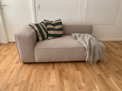 Sofa, 2 pers. , Ilva, 2 personers sofa fra Ilva med betræk i naturfarvet stof samt helt unikke ben s